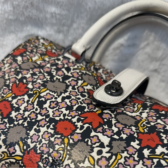 Coach Bag - Picture 5 of 8